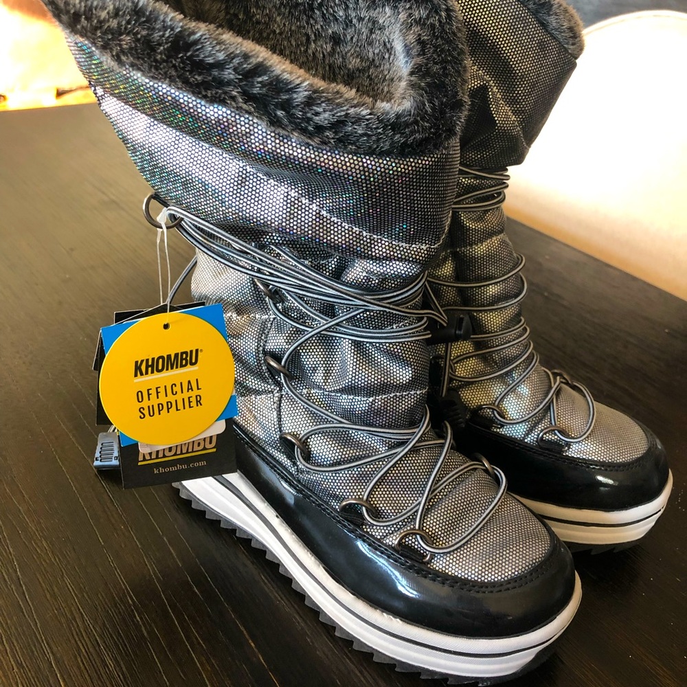 NWT Girls Khombu faux fur lined boots size 1